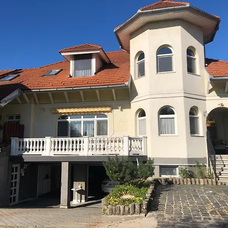 Apartament Kovago *